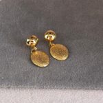 BRINCO DOURADO FOSCO CHARM