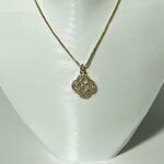 GARGANTILHA TREVO CHARM SOFISTICADA