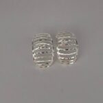 BRINCO VAZADO MODERNO PRATA