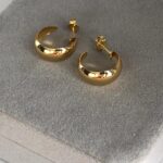 BRINCO ARGOLA MODERNA DOURADA