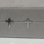 BRINCO CRUZ AÇO ANIL