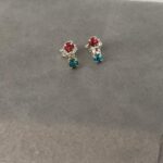 BRINCO CRISTAIS COLORIDOS PRATA DELICADO