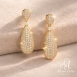 BRINCO GOTA PINGENTE LUXO PRT E GLD